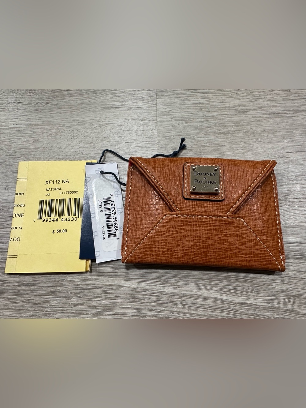 CH168 NWT Dooney & Bourke Credit Card ID Holder Wallet Saffiano Tan